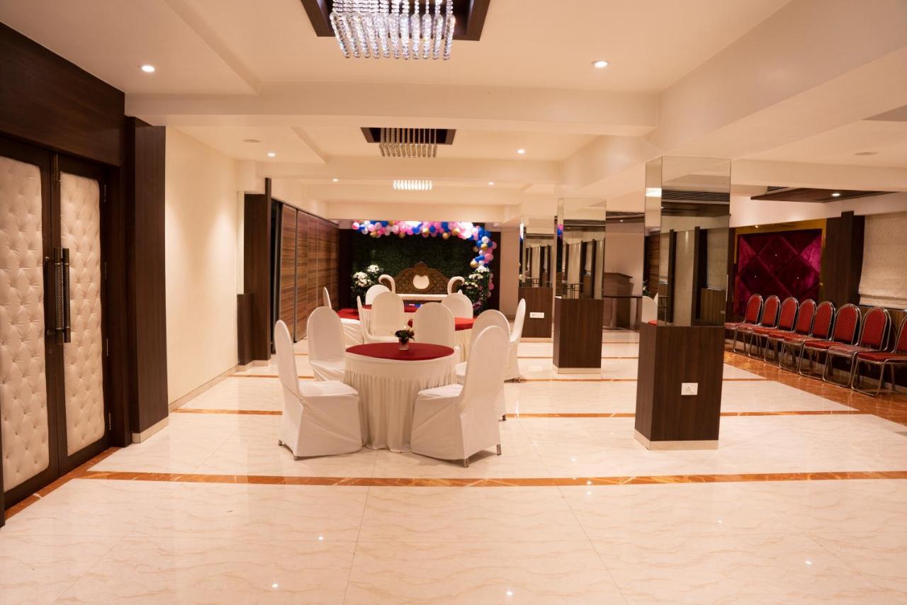 Gold Crest Business Hotel นาวีมุมไบ ภายนอก รูปภาพ