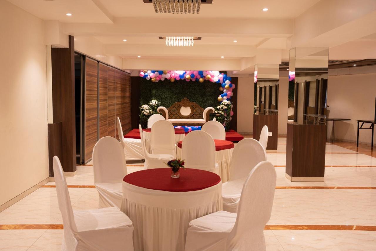 Gold Crest Business Hotel นาวีมุมไบ ภายนอก รูปภาพ