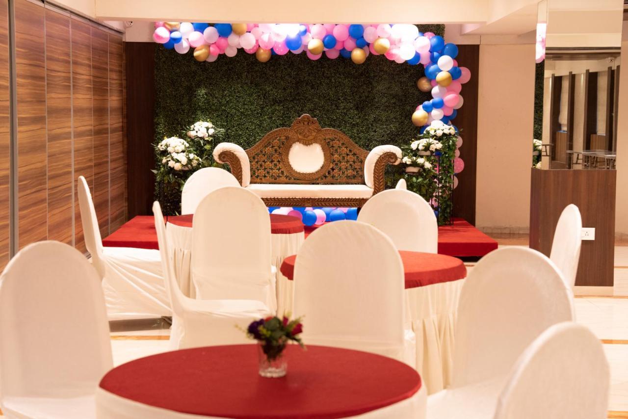 Gold Crest Business Hotel นาวีมุมไบ ภายนอก รูปภาพ