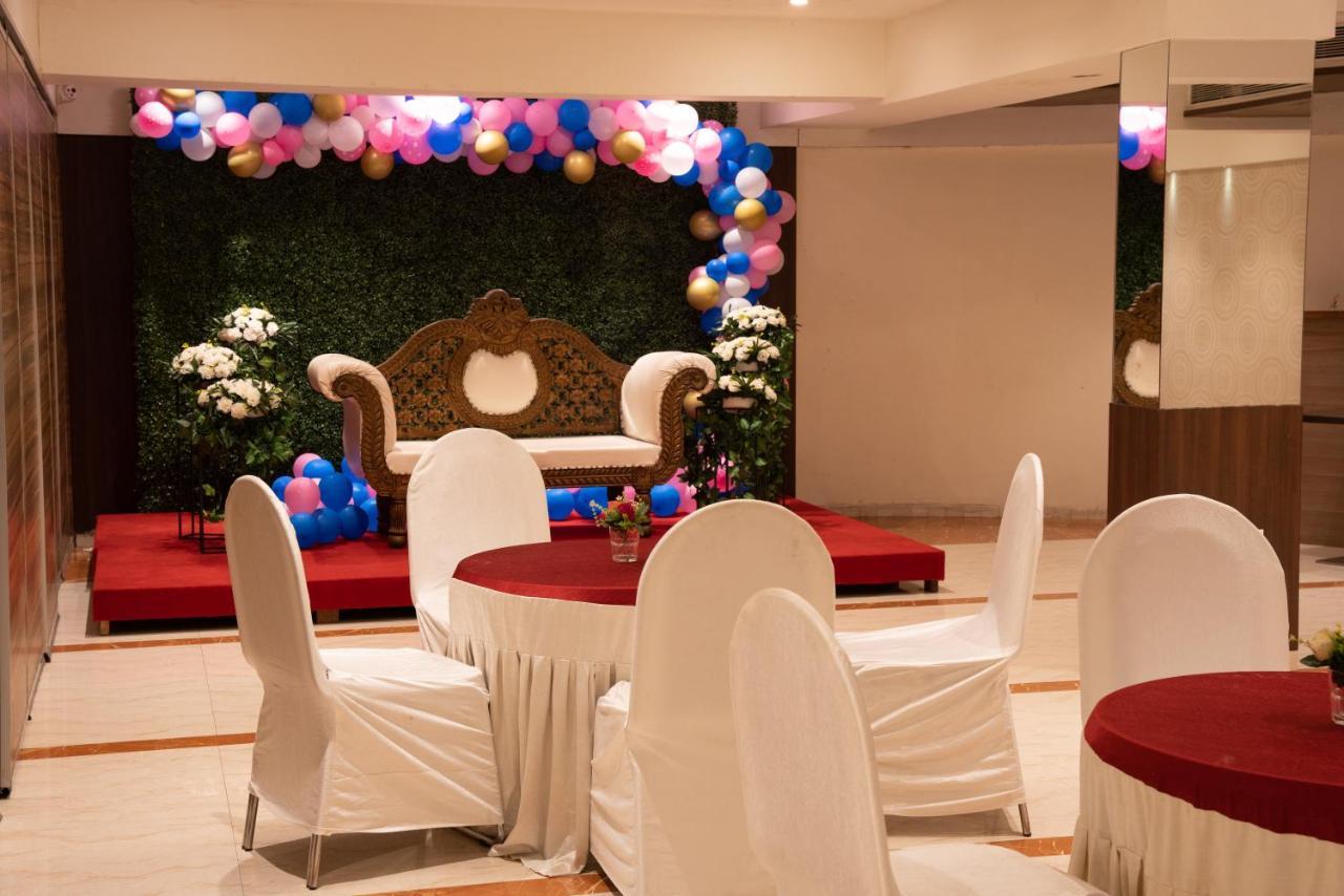 Gold Crest Business Hotel นาวีมุมไบ ภายนอก รูปภาพ