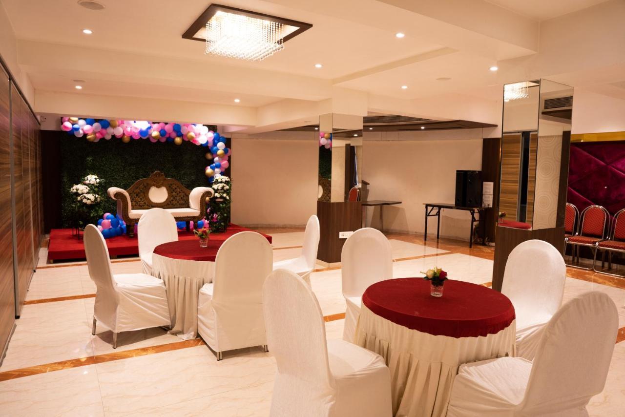 Gold Crest Business Hotel นาวีมุมไบ ภายนอก รูปภาพ