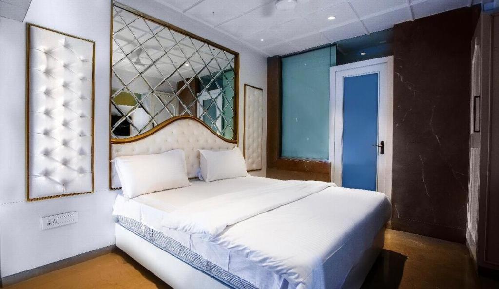 Gold Crest Business Hotel นาวีมุมไบ ภายนอก รูปภาพ
